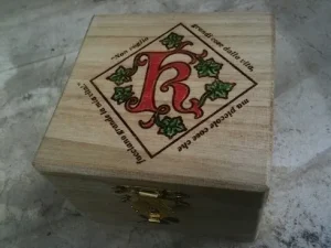 Cassetta+in+legno+incisa-1920w